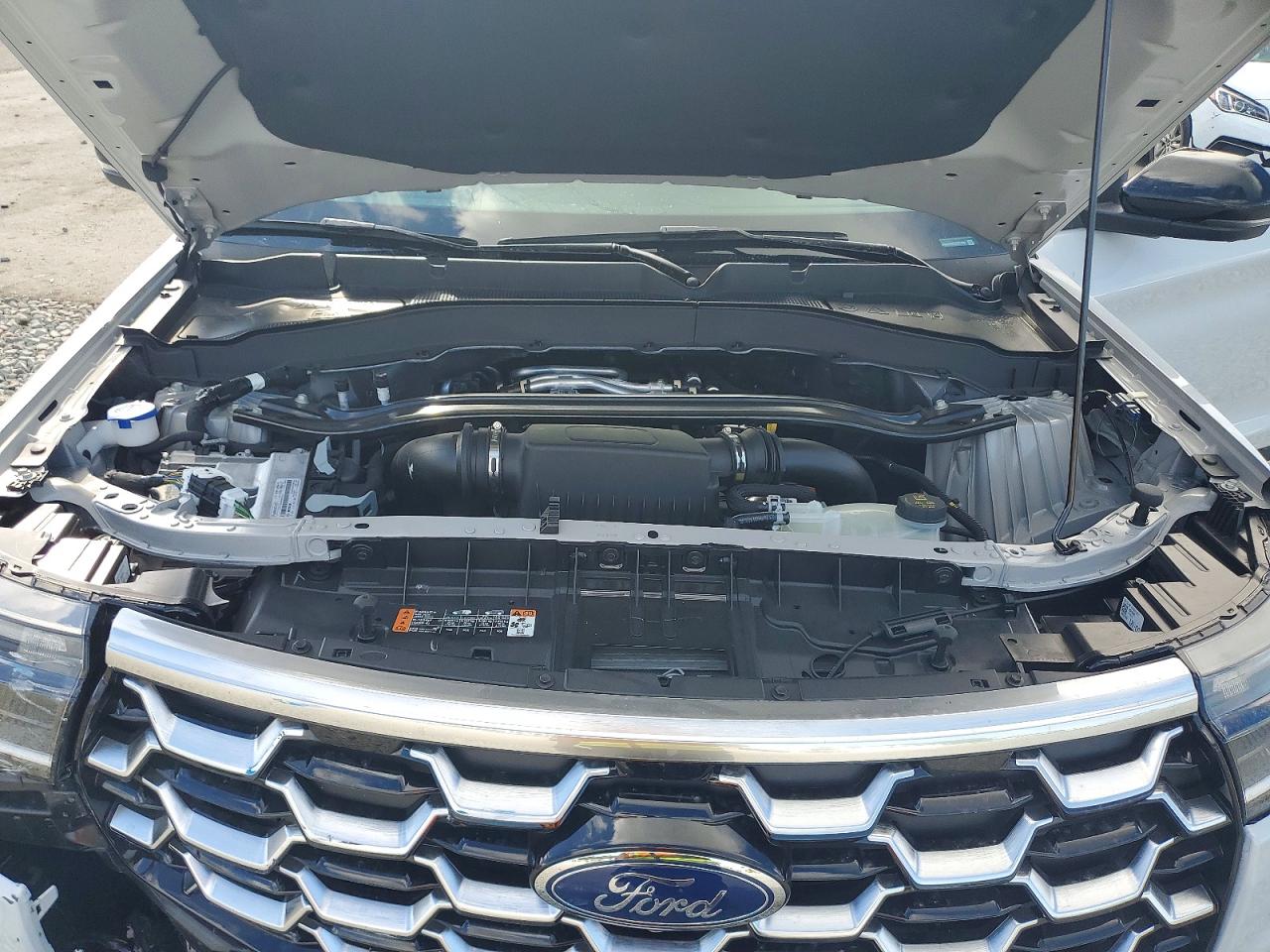 2025 FORD EXPLORER PLATINUM photo 23