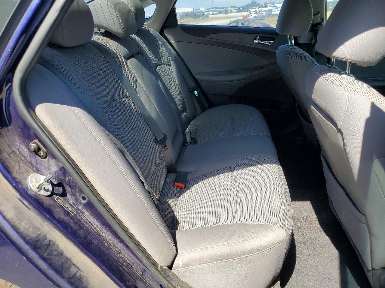2012 HYUNDAI SONATA GLS photo 28