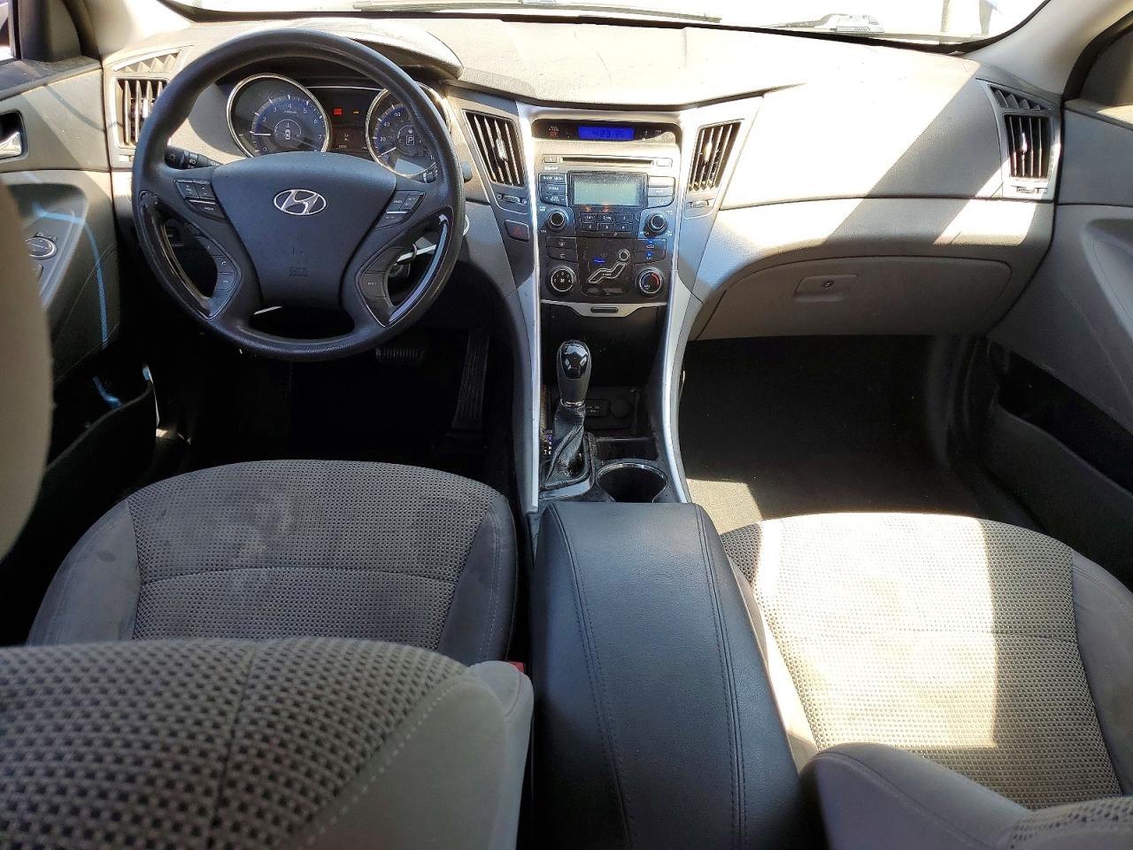 2012 HYUNDAI SONATA GLS photo 22