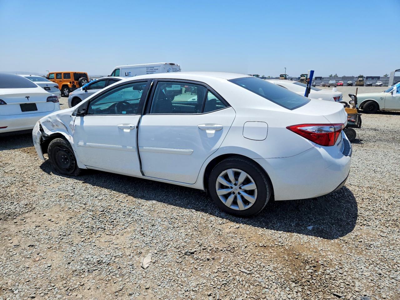 2016 TOYOTA COROLLA LE photo 4