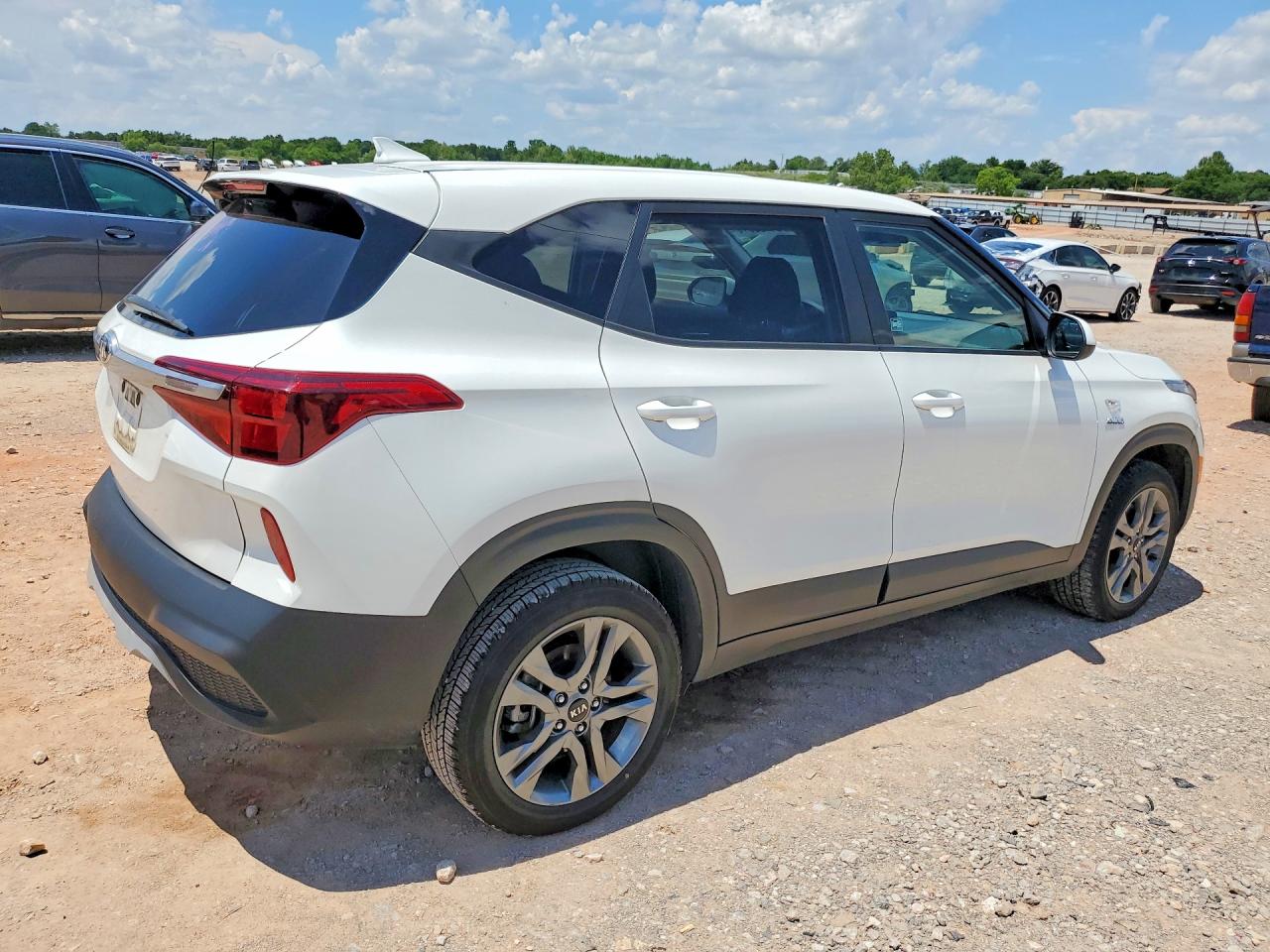 2021 KIA SELTOS LX photo 5