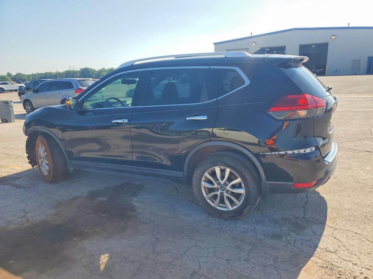 2017 NISSAN ROGUE SV photo 3