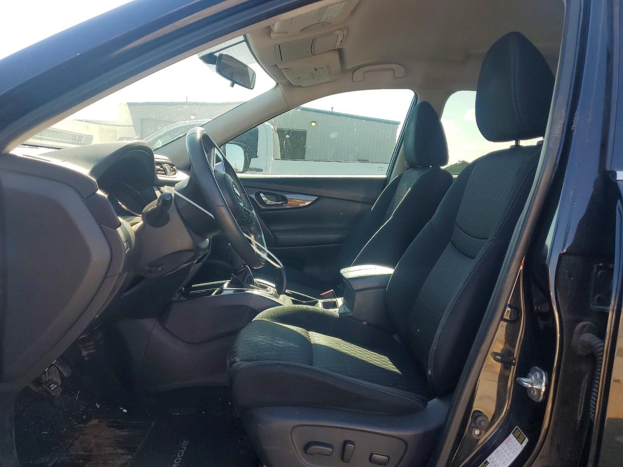 2017 NISSAN ROGUE SV photo 13