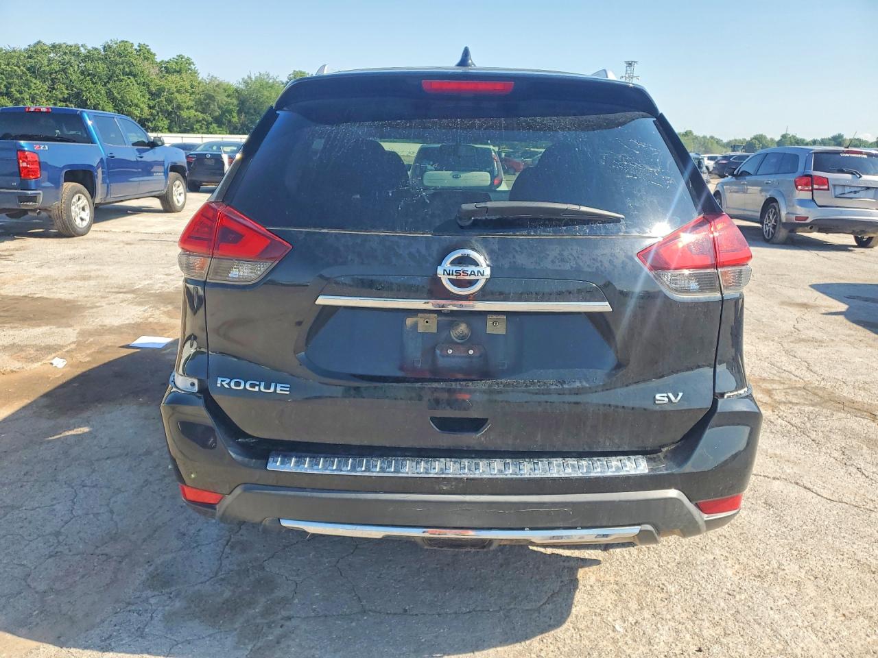 2017 NISSAN ROGUE SV photo 11