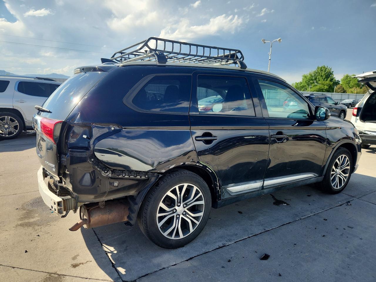 2017 MITSUBISHI OUTLANDER SE photo 3