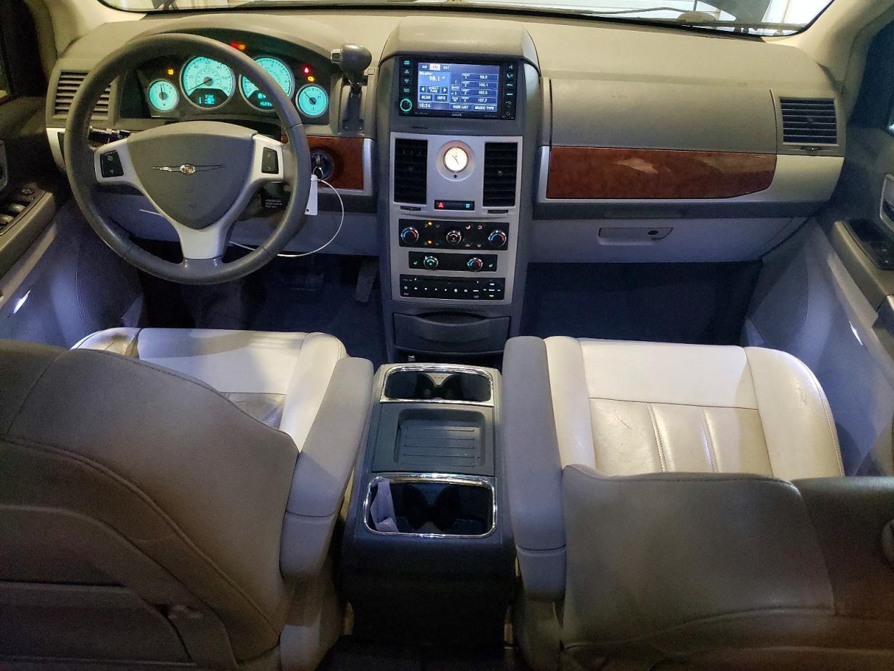 2008 CHRYSLER TOWN & COUNTRY TOURING photo 15