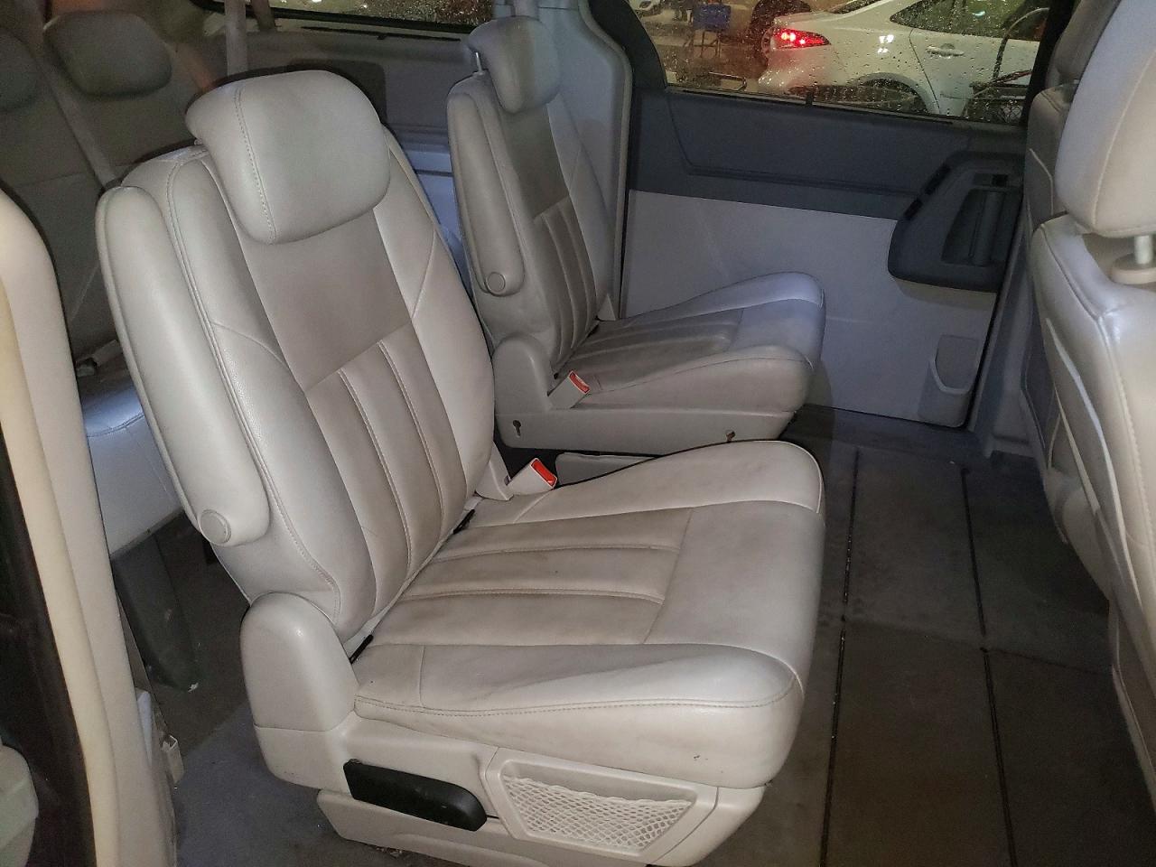 2008 CHRYSLER TOWN & COUNTRY TOURING photo 21