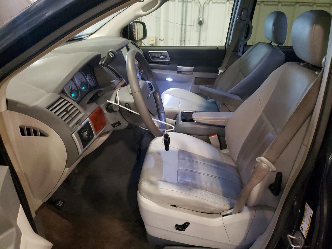 2008 CHRYSLER TOWN & COUNTRY TOURING photo 13