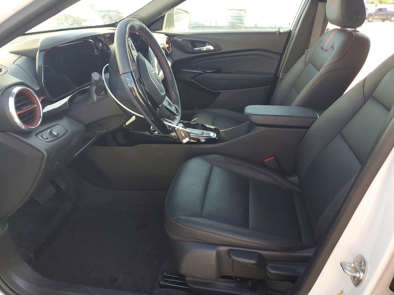 2025 CHEVROLET TRAX 2RS photo 13
