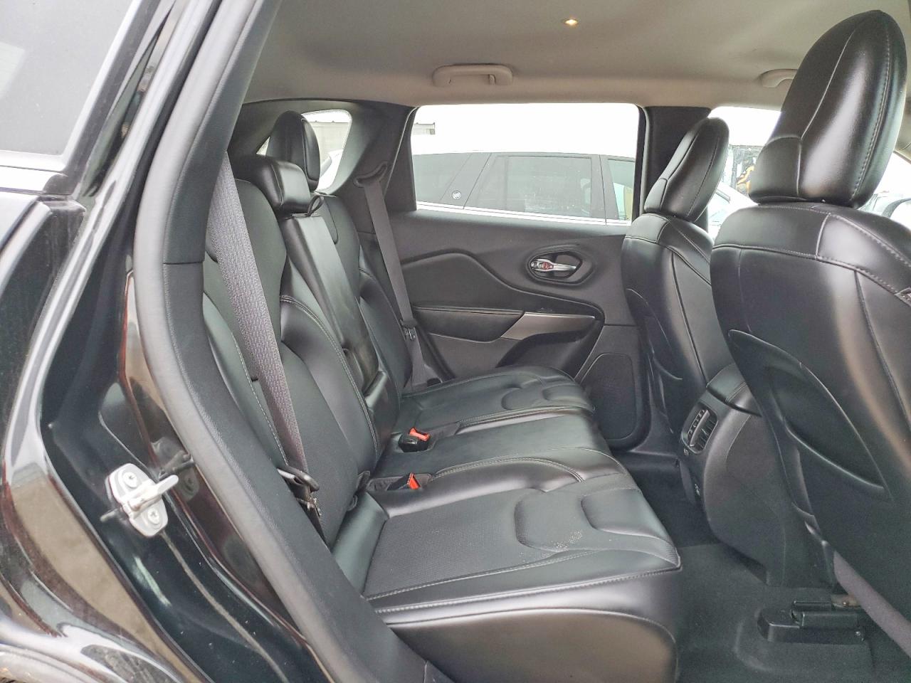 2021 JEEP CHEROKEE LATITUDE LUX photo 11