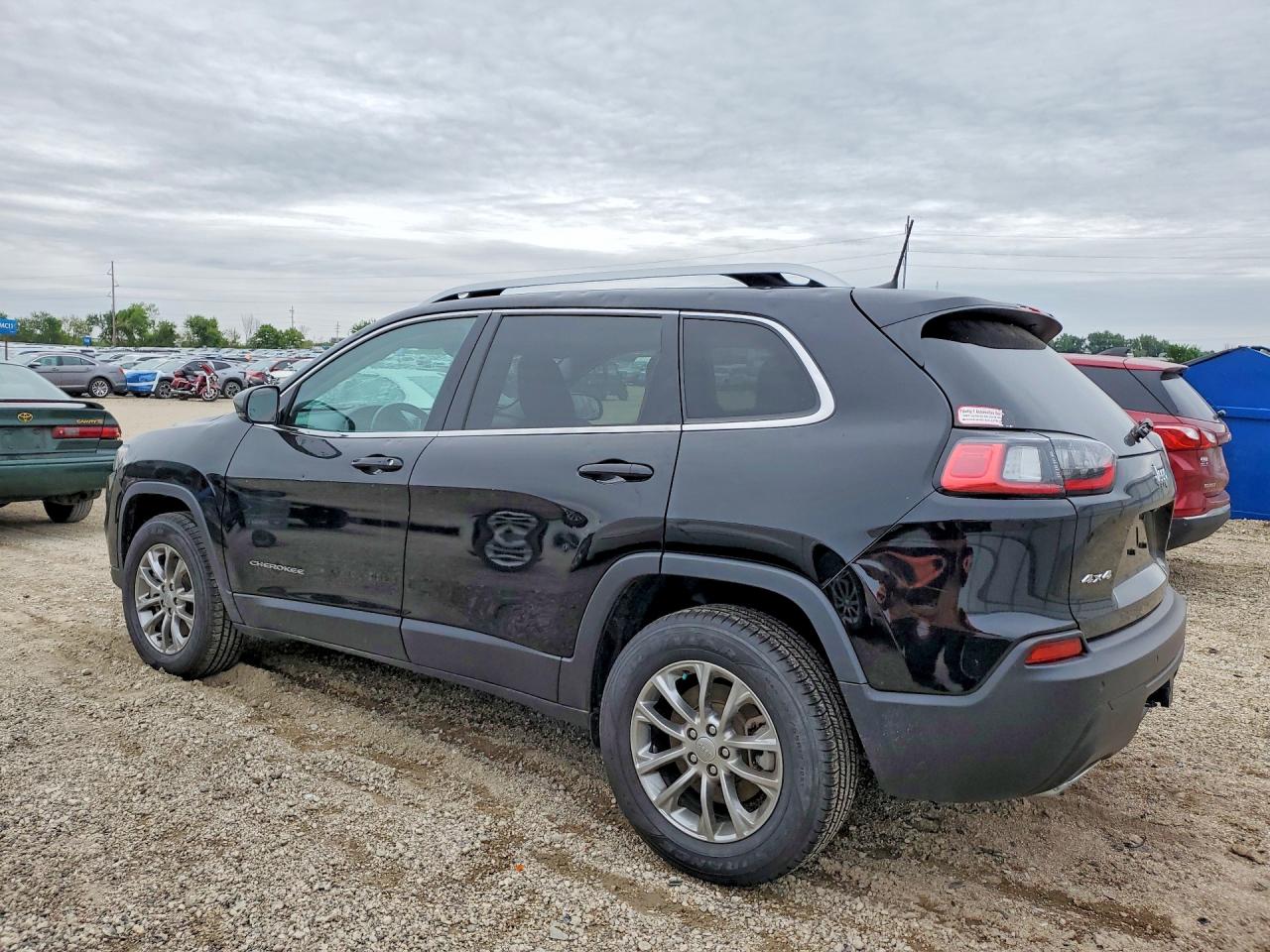 2021 JEEP CHEROKEE LATITUDE LUX photo 2