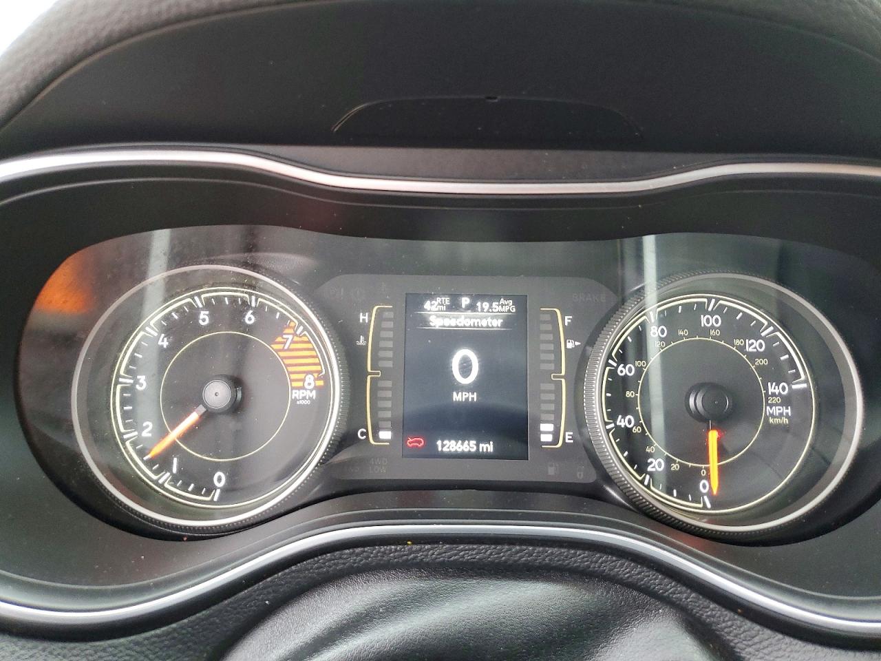 2021 JEEP CHEROKEE LATITUDE LUX photo 9