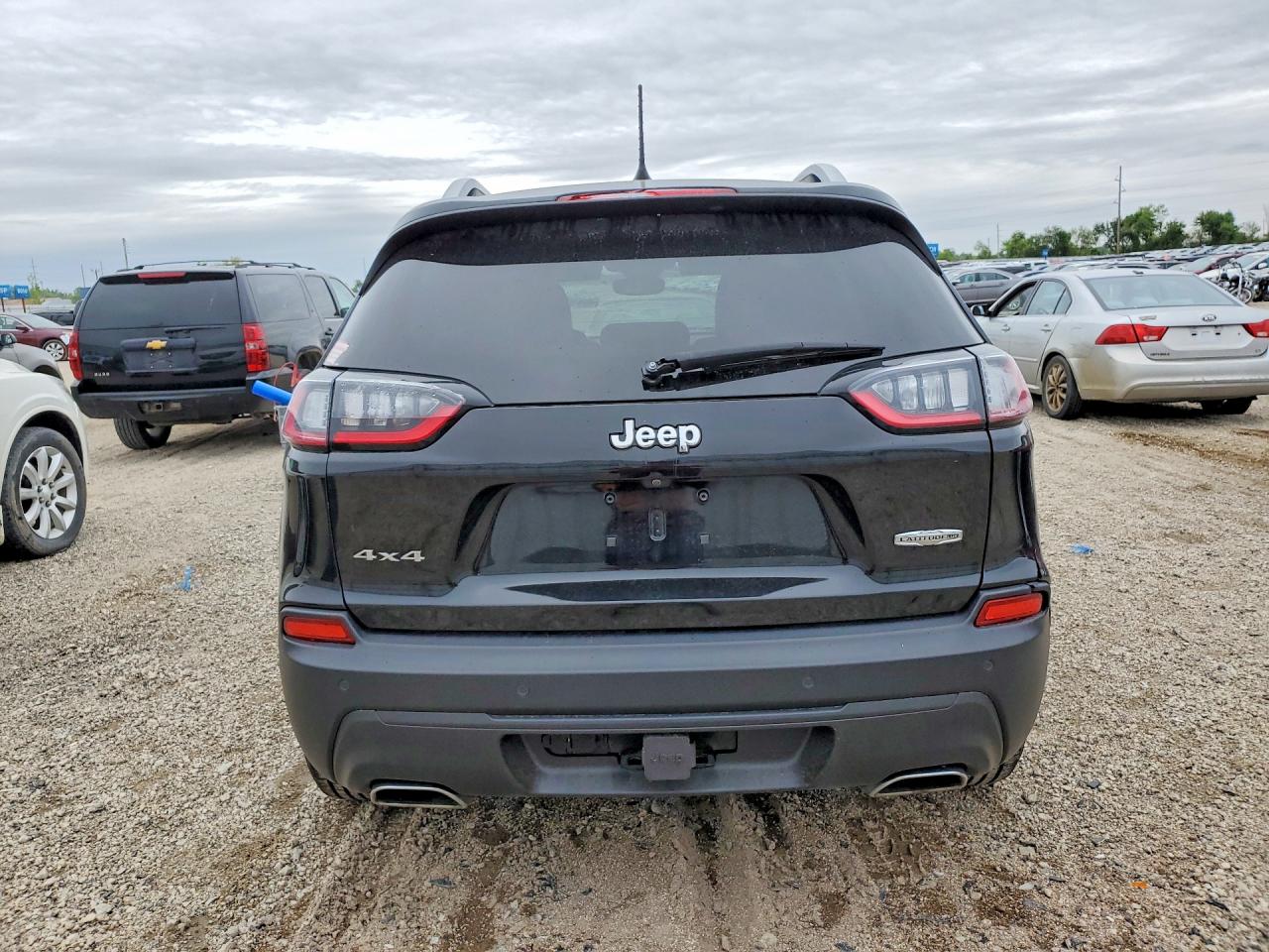 2021 JEEP CHEROKEE LATITUDE LUX photo 6