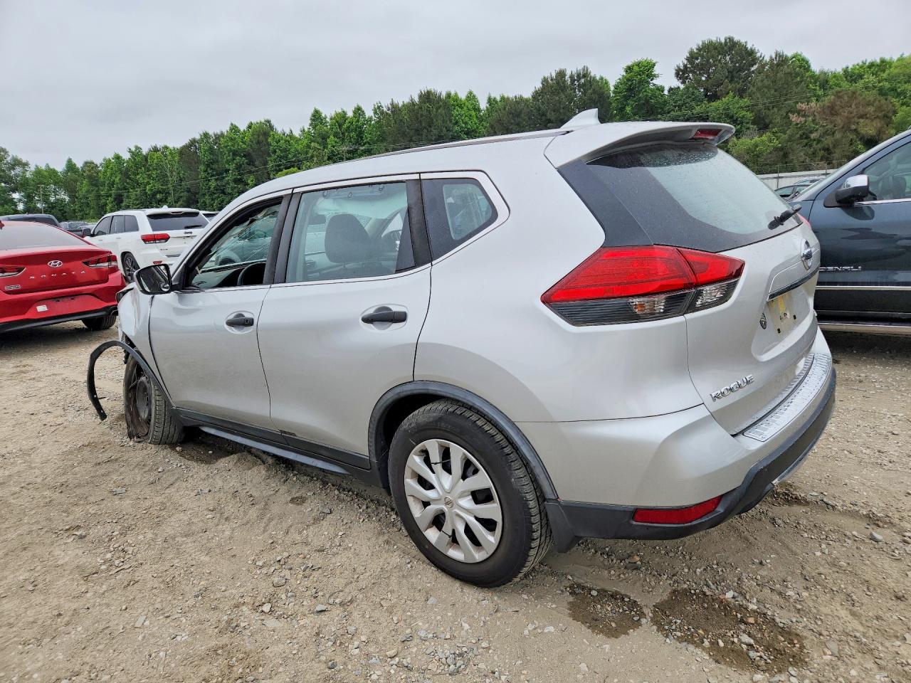 2017 NISSAN ROGUE photo 2