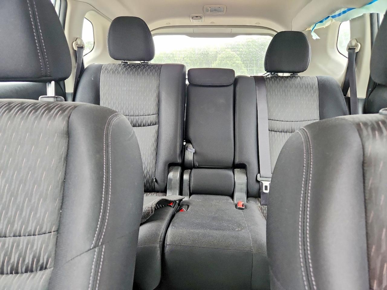 2017 NISSAN ROGUE photo 10