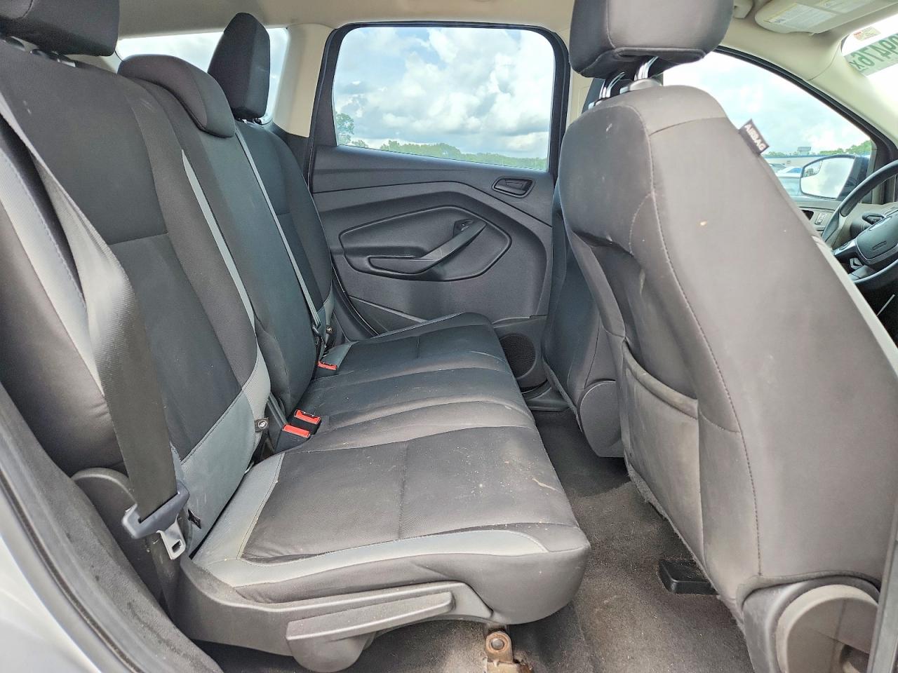 2015 FORD ESCAPE S photo 19