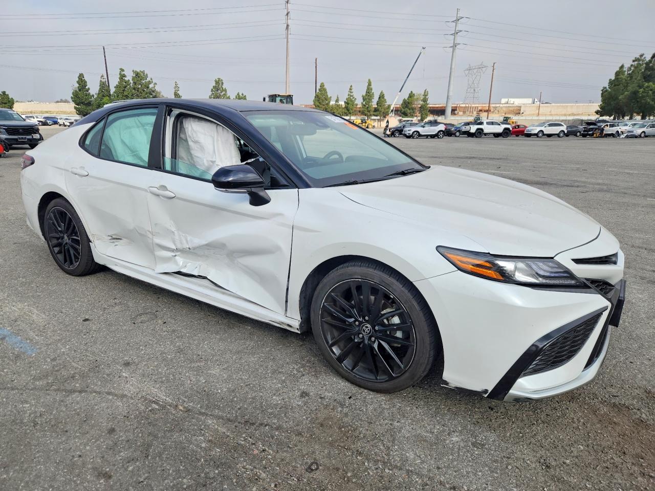 2022 TOYOTA CAMRY XSE photo 7