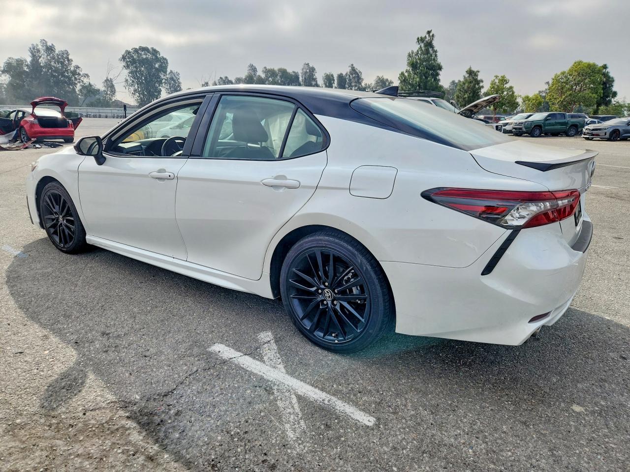 2022 TOYOTA CAMRY XSE photo 3