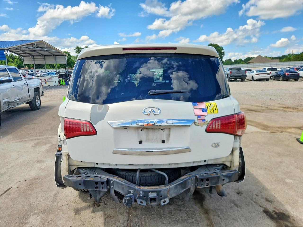 2011 INFINITI QX56 photo 11