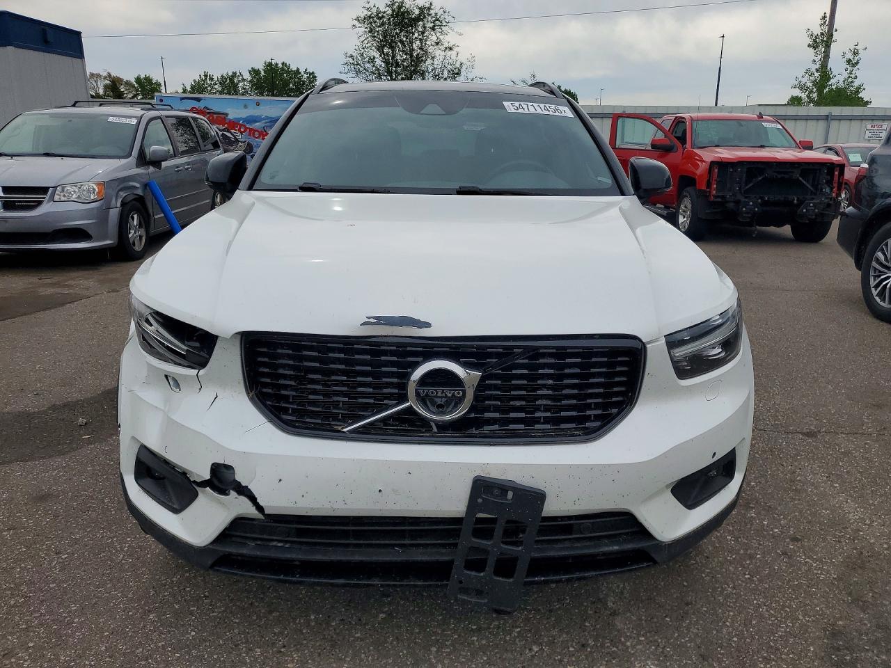 2020 VOLVO XC40 T5 R-DESIGN photo 5