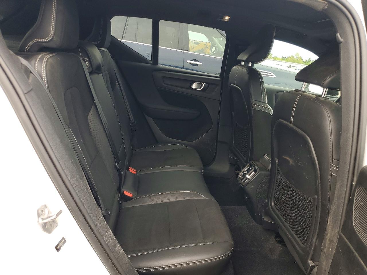 2020 VOLVO XC40 T5 R-DESIGN photo 11