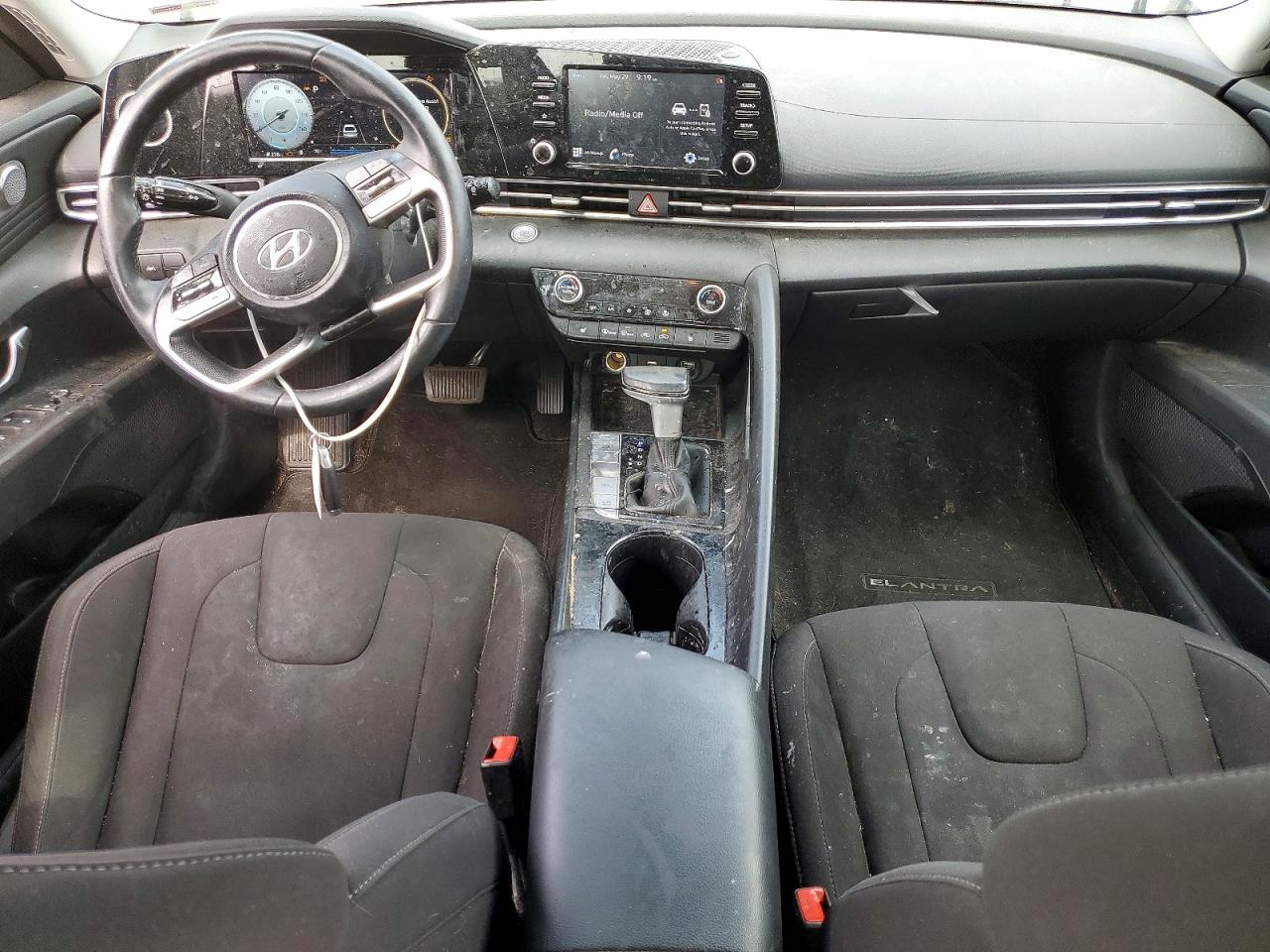 2022 HYUNDAI ELANTRA SEL photo 8