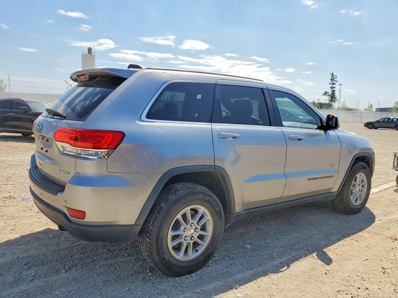 2018 JEEP GRAND CHEROKEE LAREDO photo 3