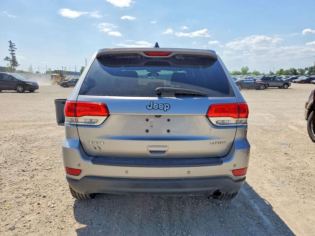2018 JEEP GRAND CHEROKEE LAREDO photo 6