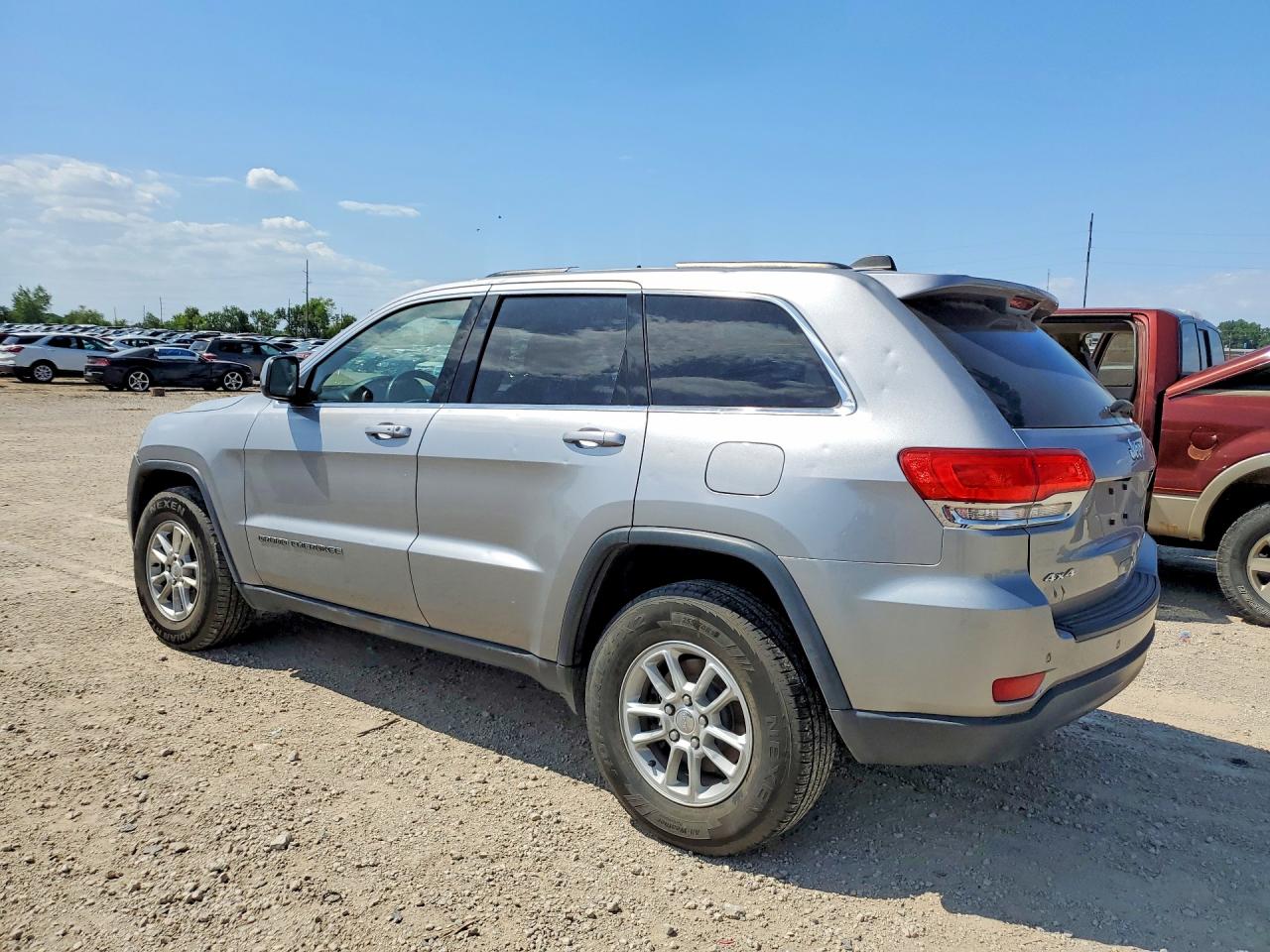 2018 JEEP GRAND CHEROKEE LAREDO photo 2