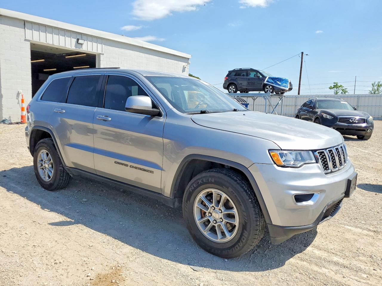 2018 JEEP GRAND CHEROKEE LAREDO photo 4