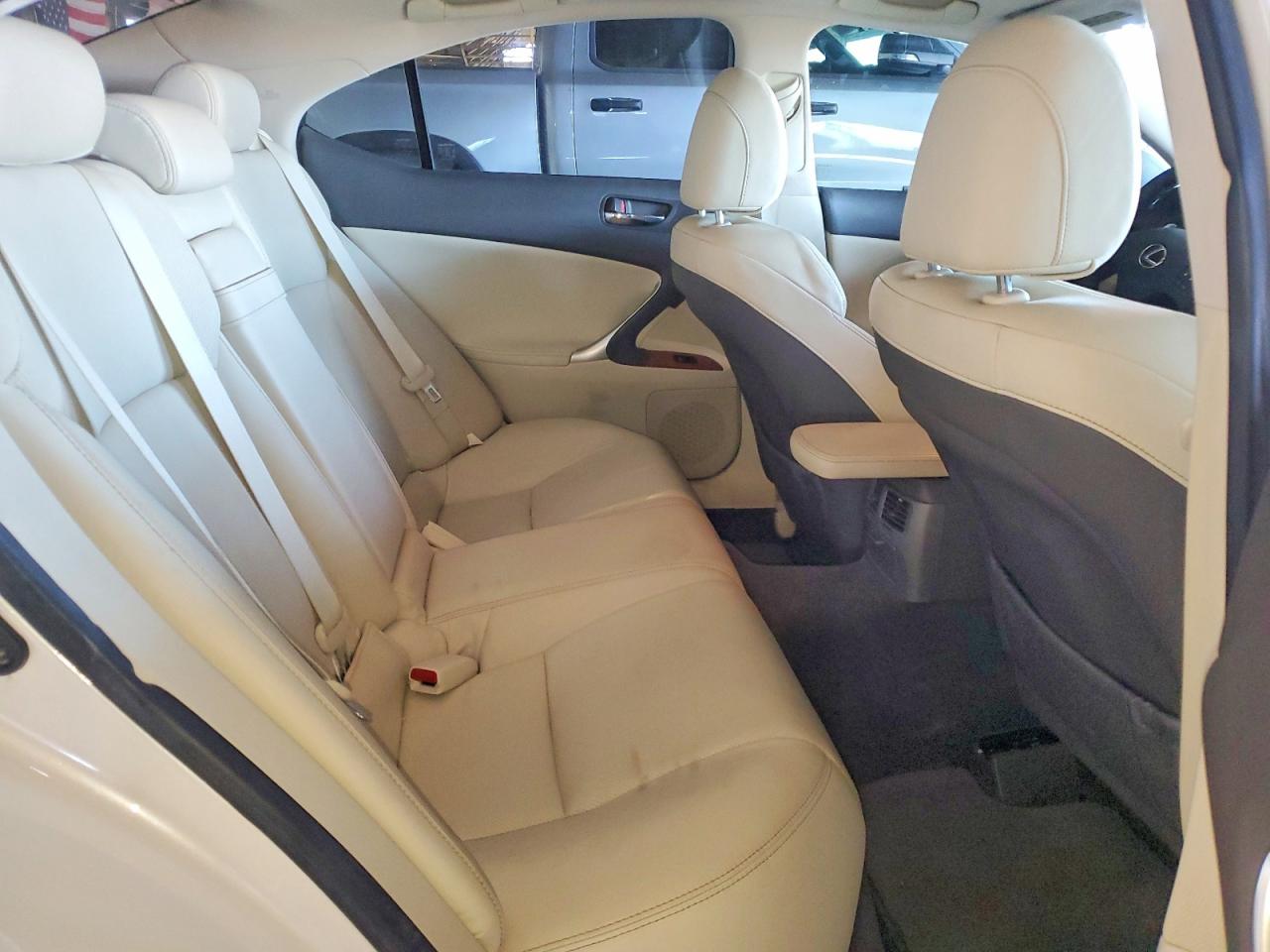 2009 LEXUS IS 250 photo 28