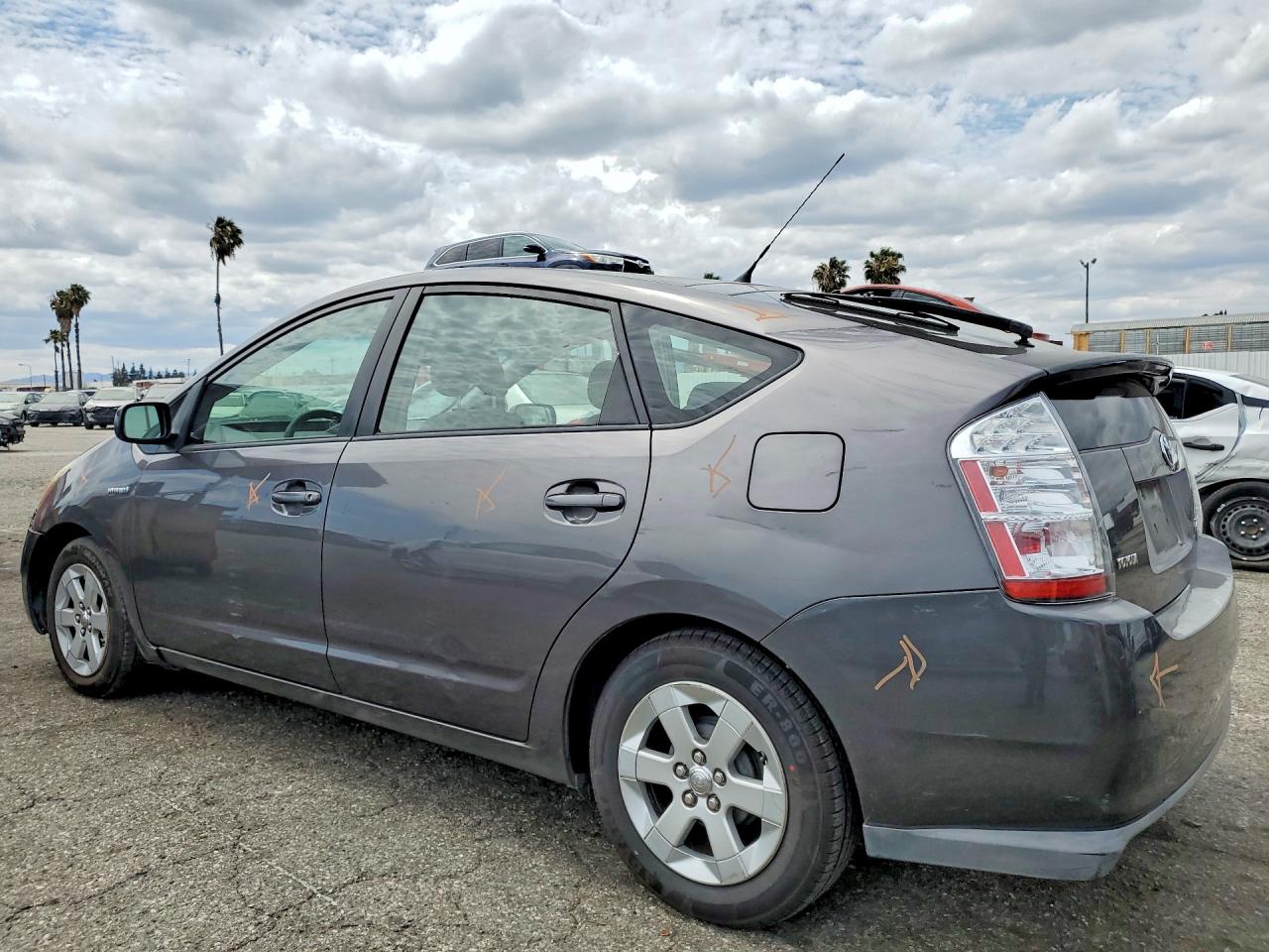 2007 TOYOTA PRIUS BASE photo 2