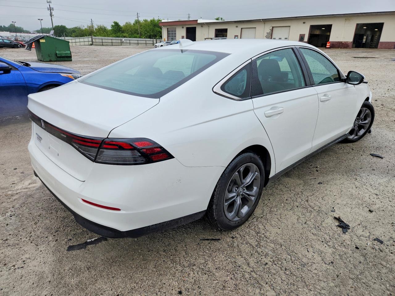 2024 HONDA ACCORD EX photo 5