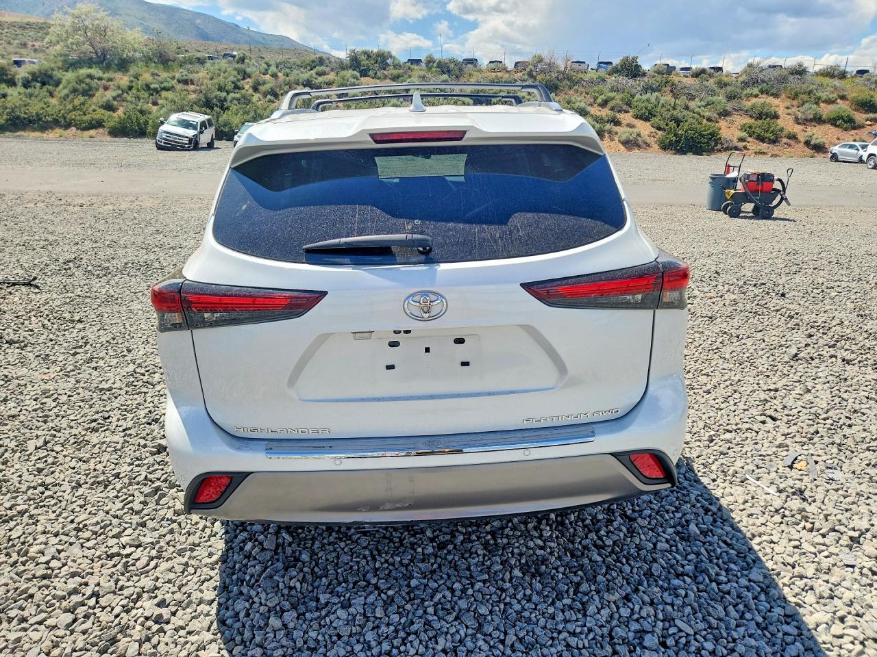 2024 TOYOTA HIGHLANDER PLATINUM photo 16