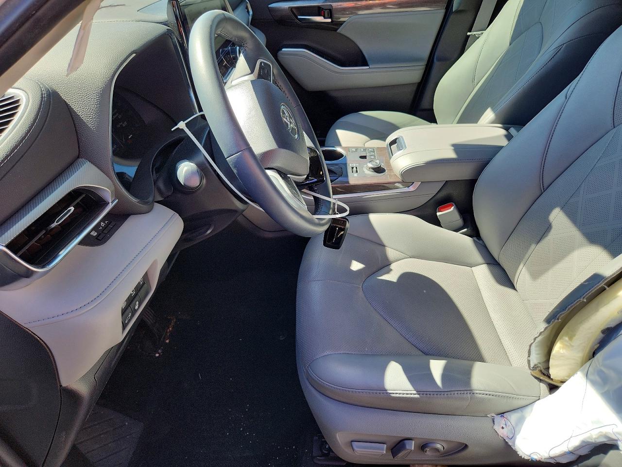 2024 TOYOTA HIGHLANDER PLATINUM photo 19
