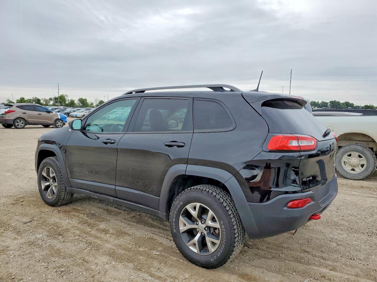 2017 JEEP CHEROKEE TRAILHAWK photo 2