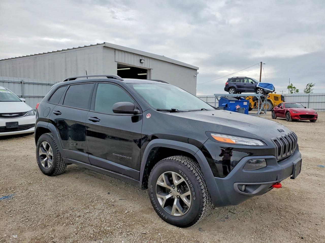 2017 JEEP CHEROKEE TRAILHAWK photo 4