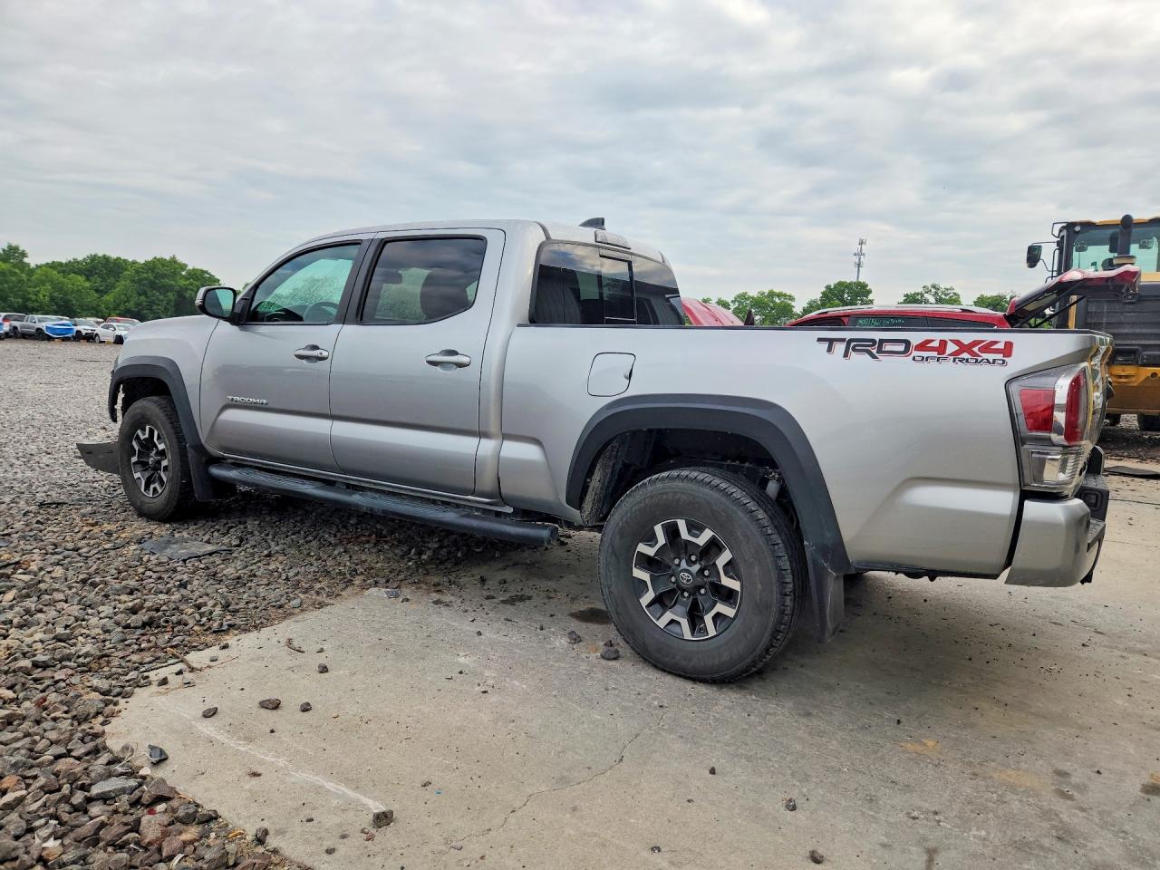 2022 TOYOTA TACOMA TRD OFF-ROAD photo 3