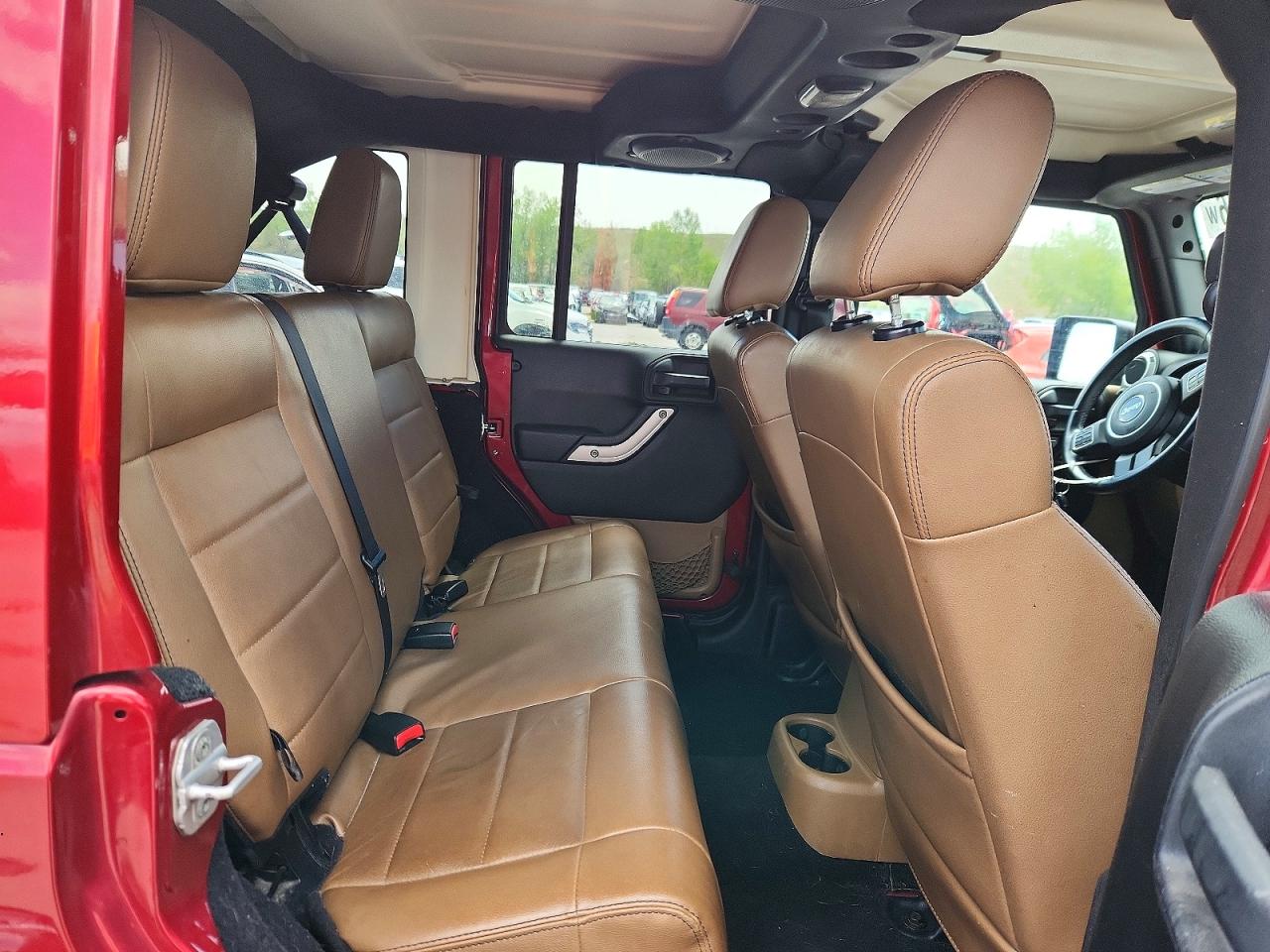 2011 JEEP WRANGLER UNLIMITED SAHARA photo 31