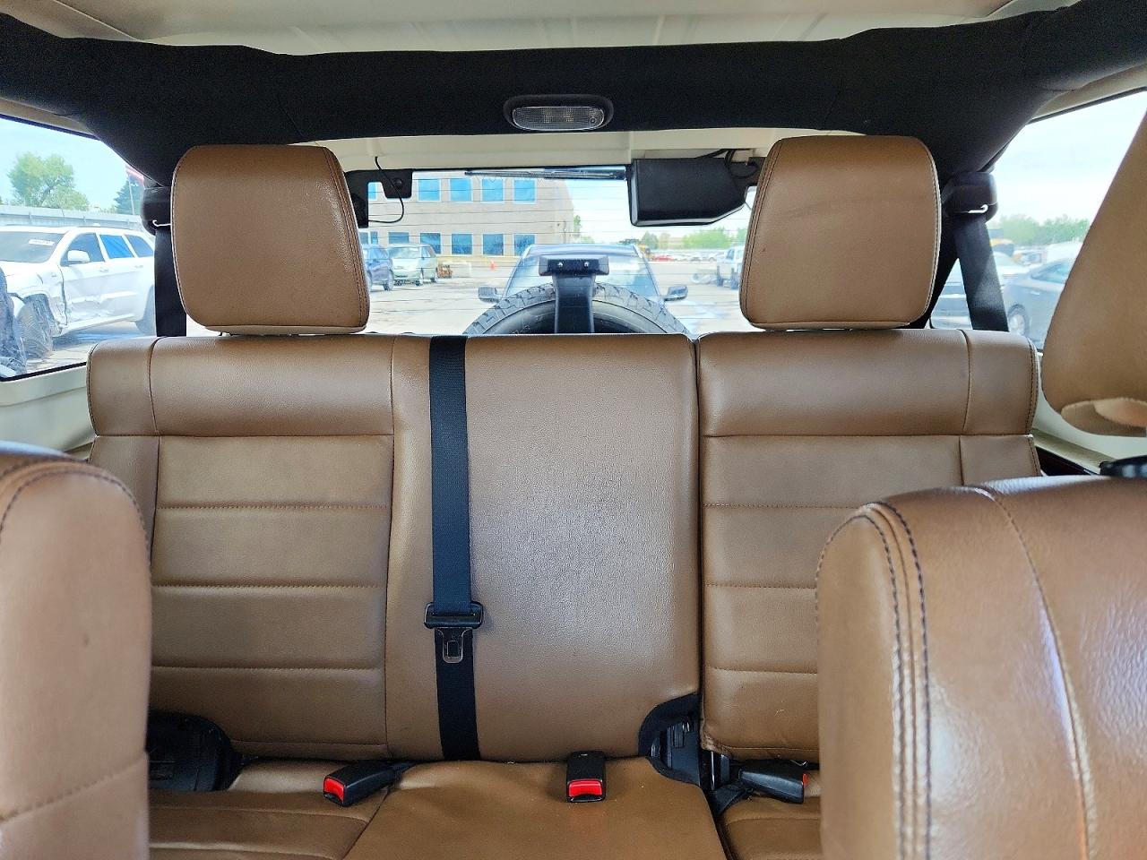 2011 JEEP WRANGLER UNLIMITED SAHARA photo 28