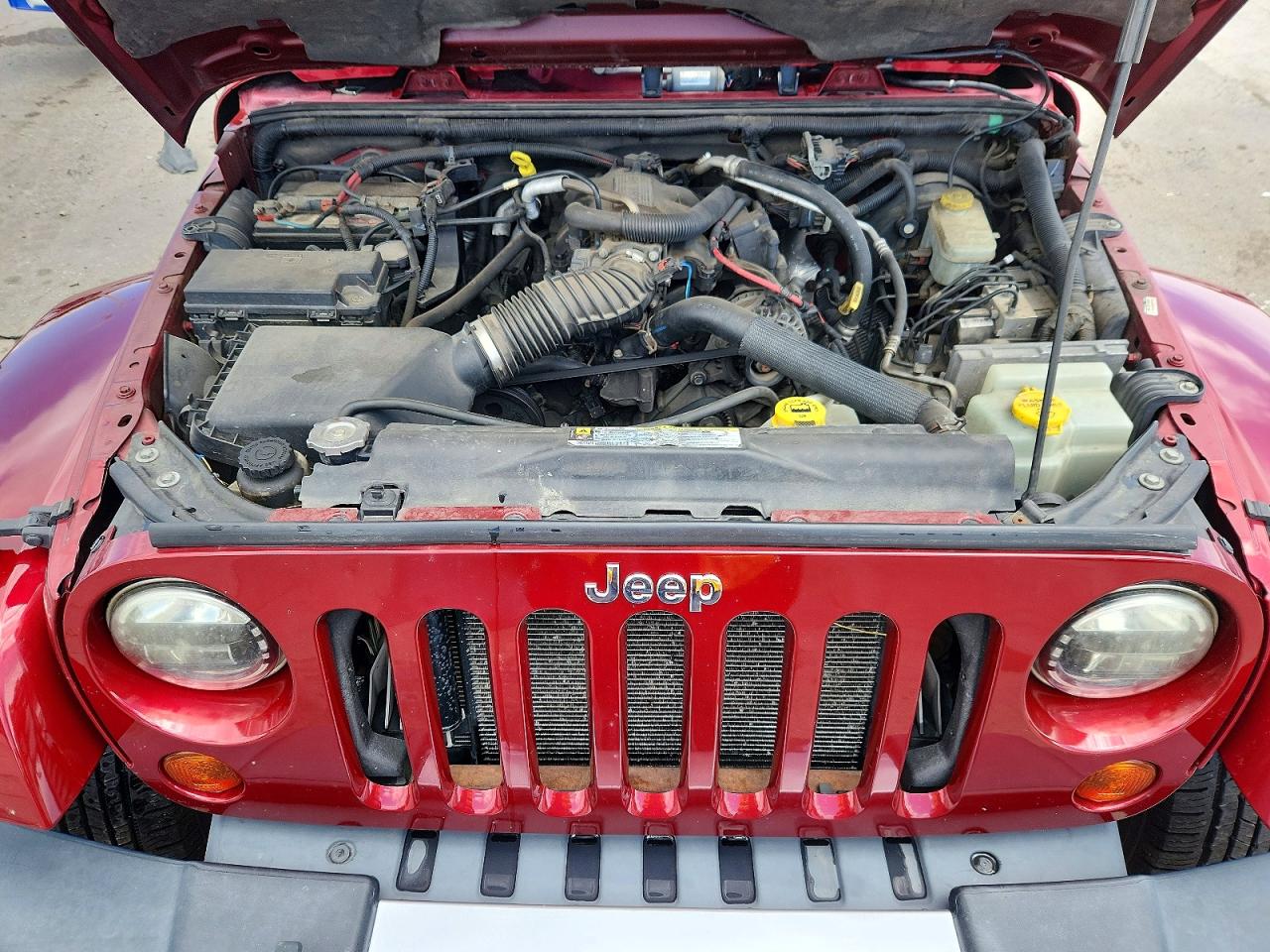 2011 JEEP WRANGLER UNLIMITED SAHARA photo 34