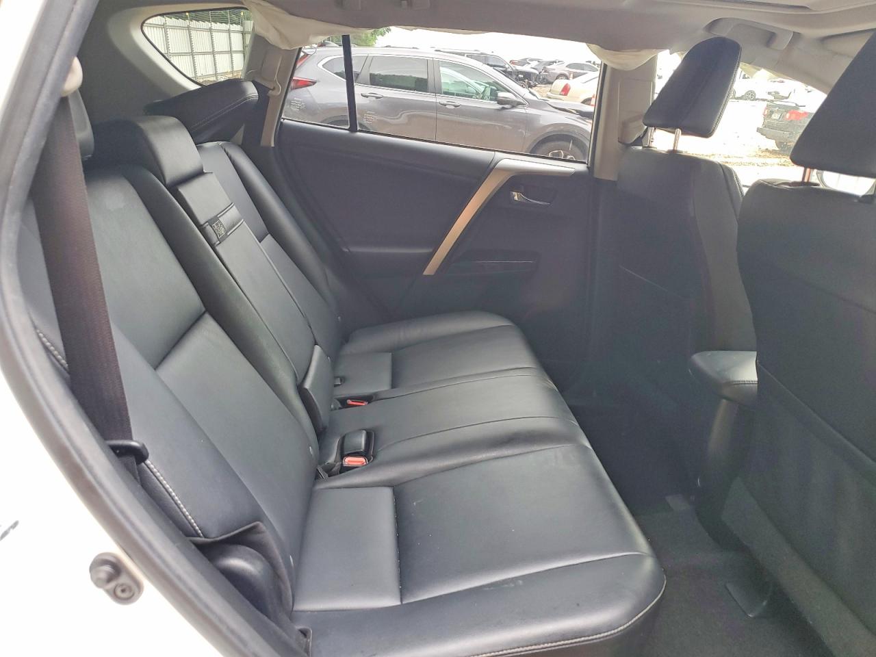 2016 TOYOTA RAV4 HV LIMITED photo 11