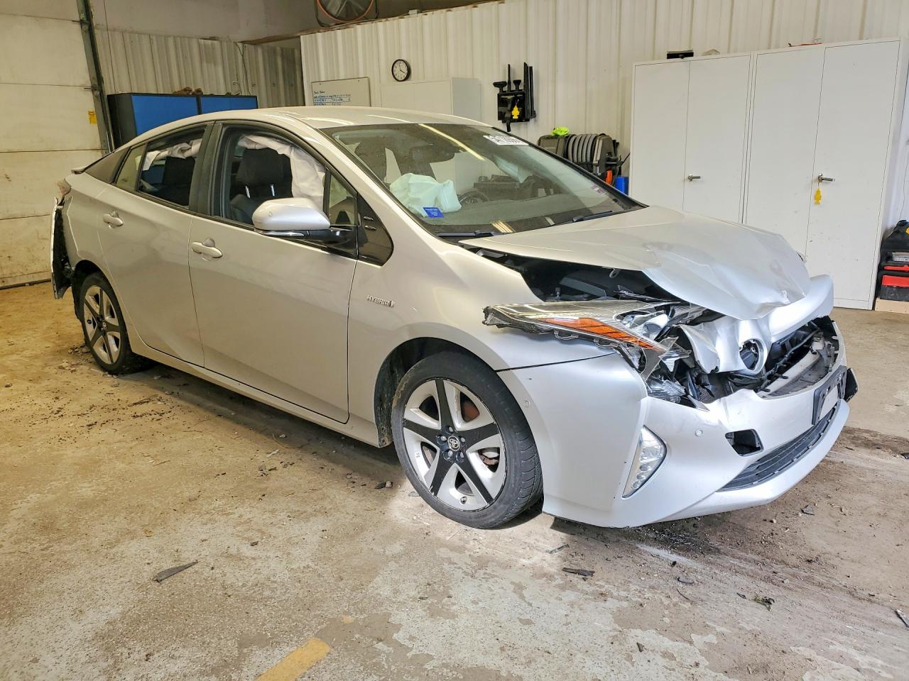 2017 TOYOTA PRIUS FOUR TOURING photo 7