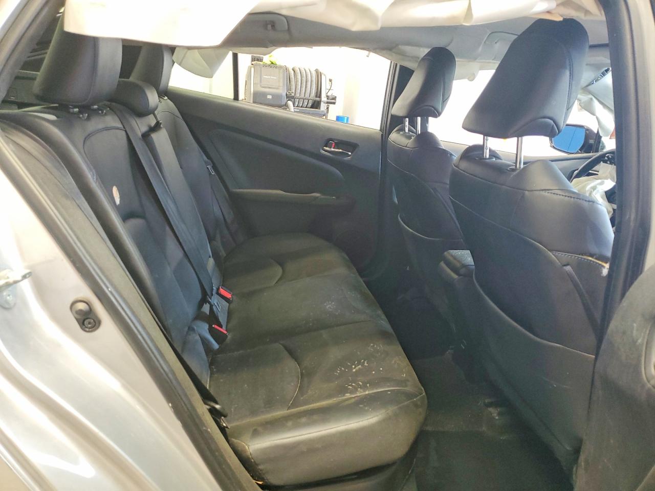 2017 TOYOTA PRIUS FOUR TOURING photo 19