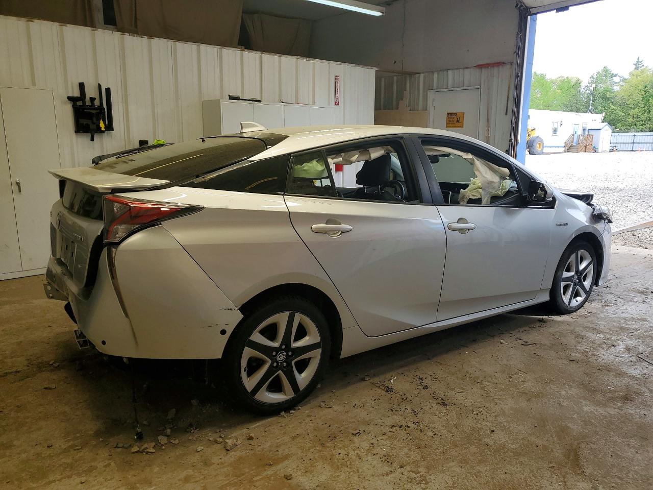 2017 TOYOTA PRIUS FOUR TOURING photo 5