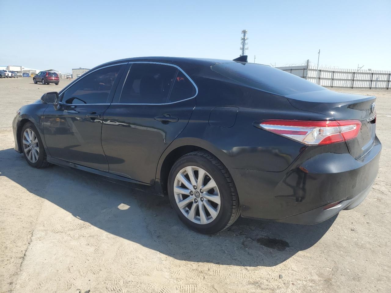 2020 TOYOTA CAMRY LE photo 2