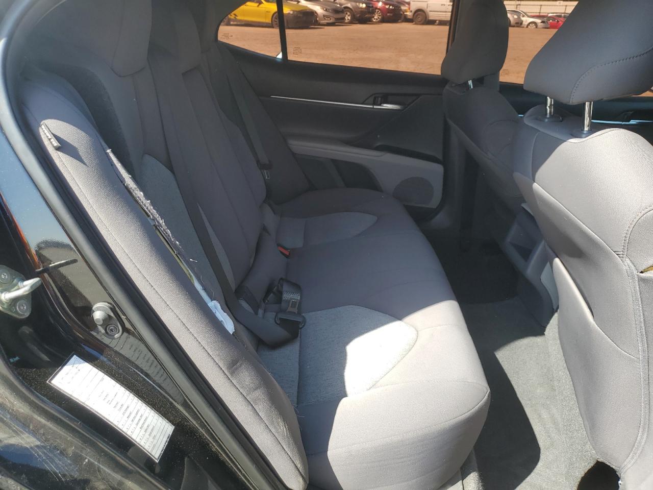 2020 TOYOTA CAMRY LE photo 10