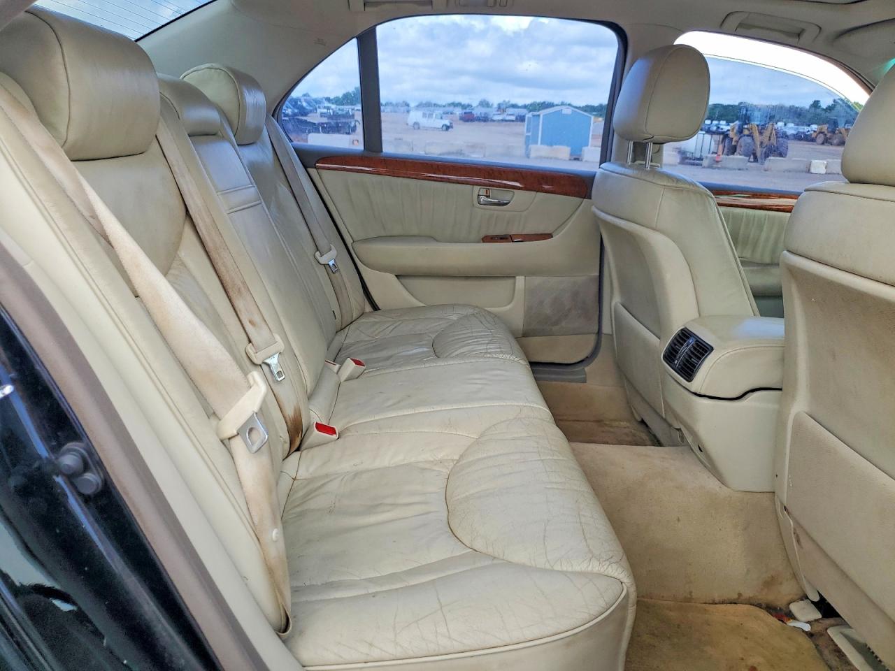 2002 LEXUS LS 430 photo 10