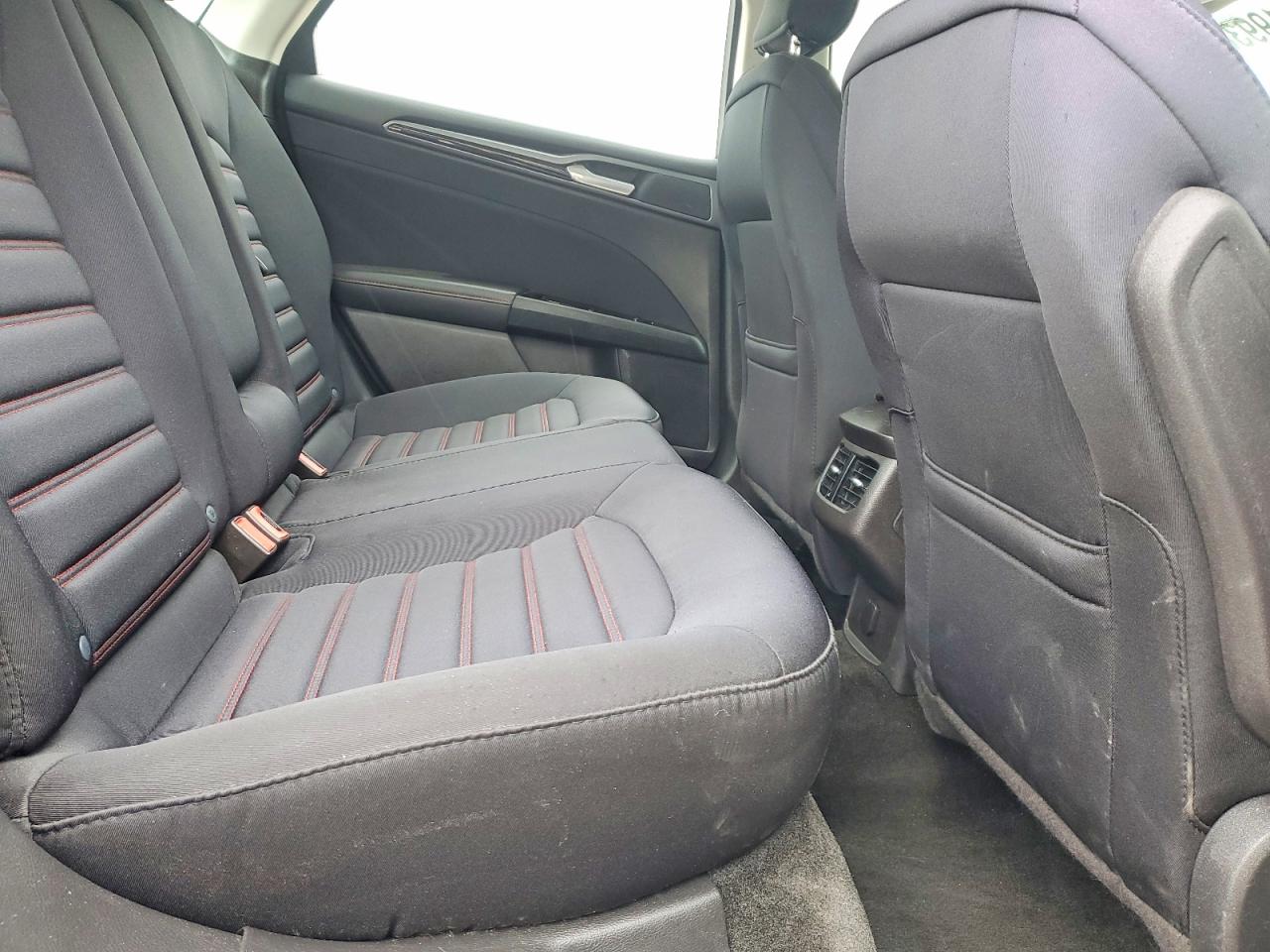 2016 FORD FUSION SE photo 28