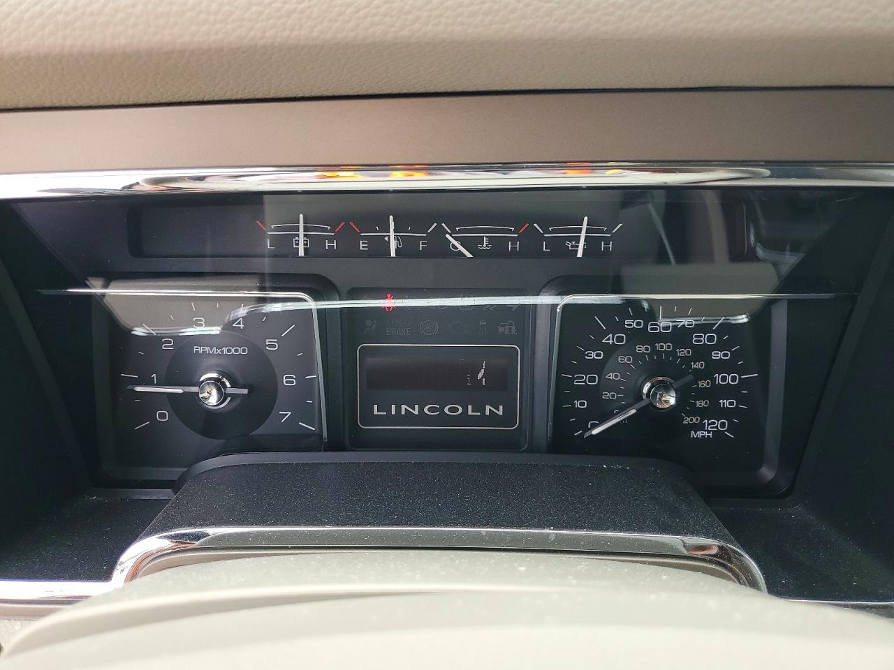 2014 LINCOLN NAVIGATOR photo 17